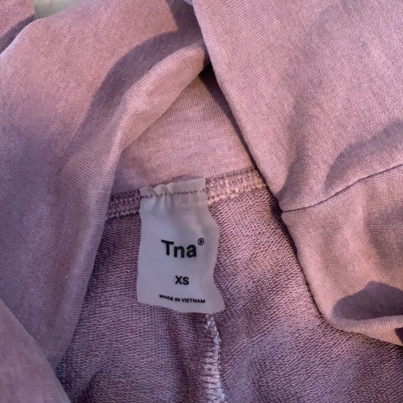 4 pairs of TNA leggings all size Xs - Picture 4 of 8